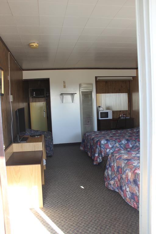 Raval Paradise Motel And Rv Park Youngstown Dış mekan fotoğraf