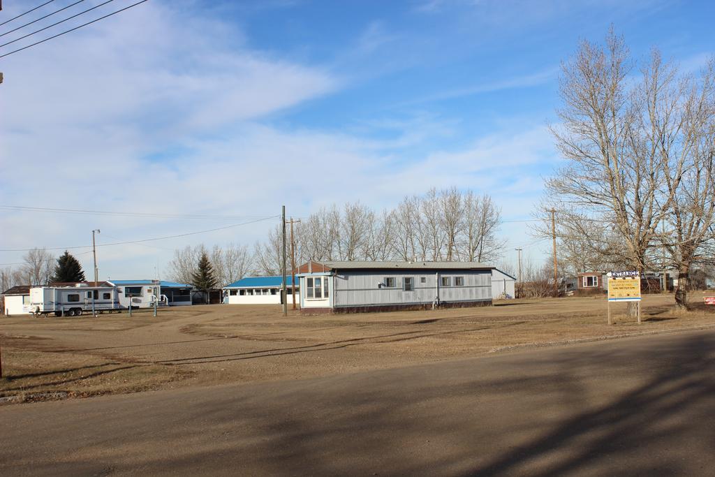 Raval Paradise Motel And Rv Park Youngstown Dış mekan fotoğraf