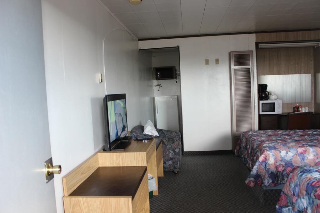 Raval Paradise Motel And Rv Park Youngstown Dış mekan fotoğraf