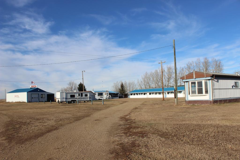 Raval Paradise Motel And Rv Park Youngstown Dış mekan fotoğraf