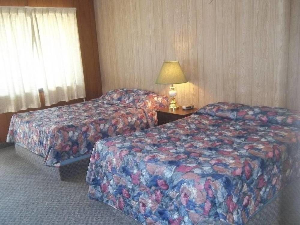 Raval Paradise Motel And Rv Park Youngstown Dış mekan fotoğraf