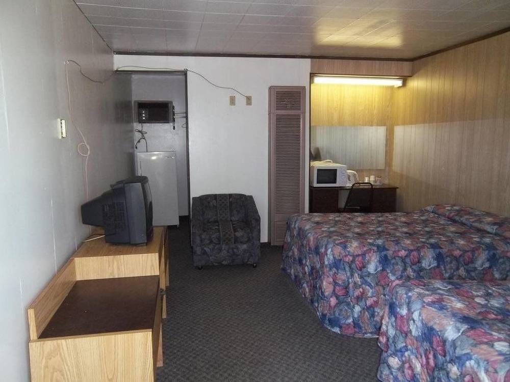 Raval Paradise Motel And Rv Park Youngstown Dış mekan fotoğraf