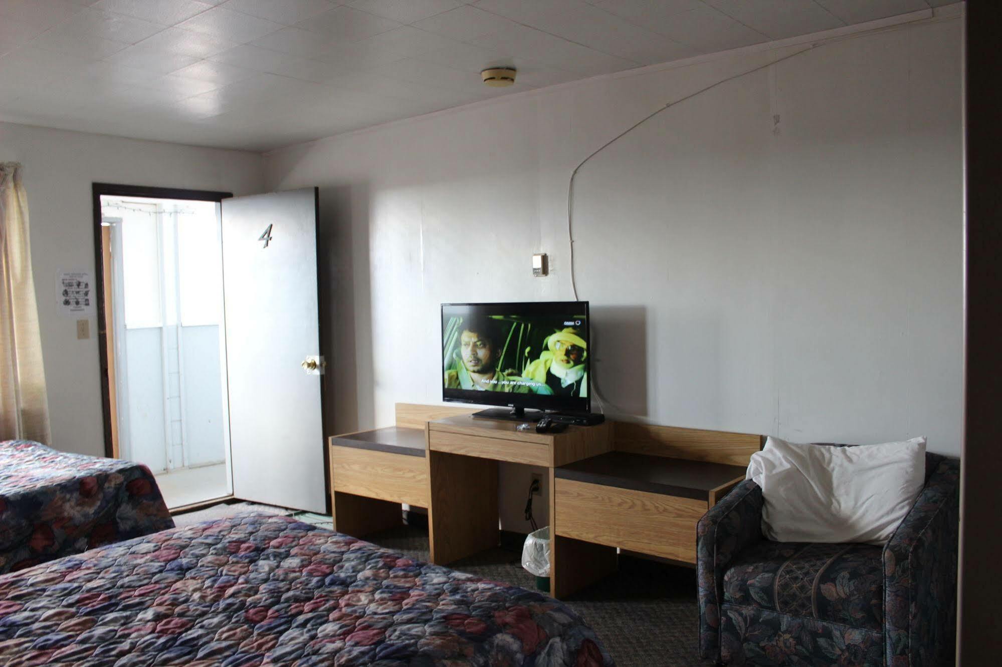 Raval Paradise Motel And Rv Park Youngstown Dış mekan fotoğraf