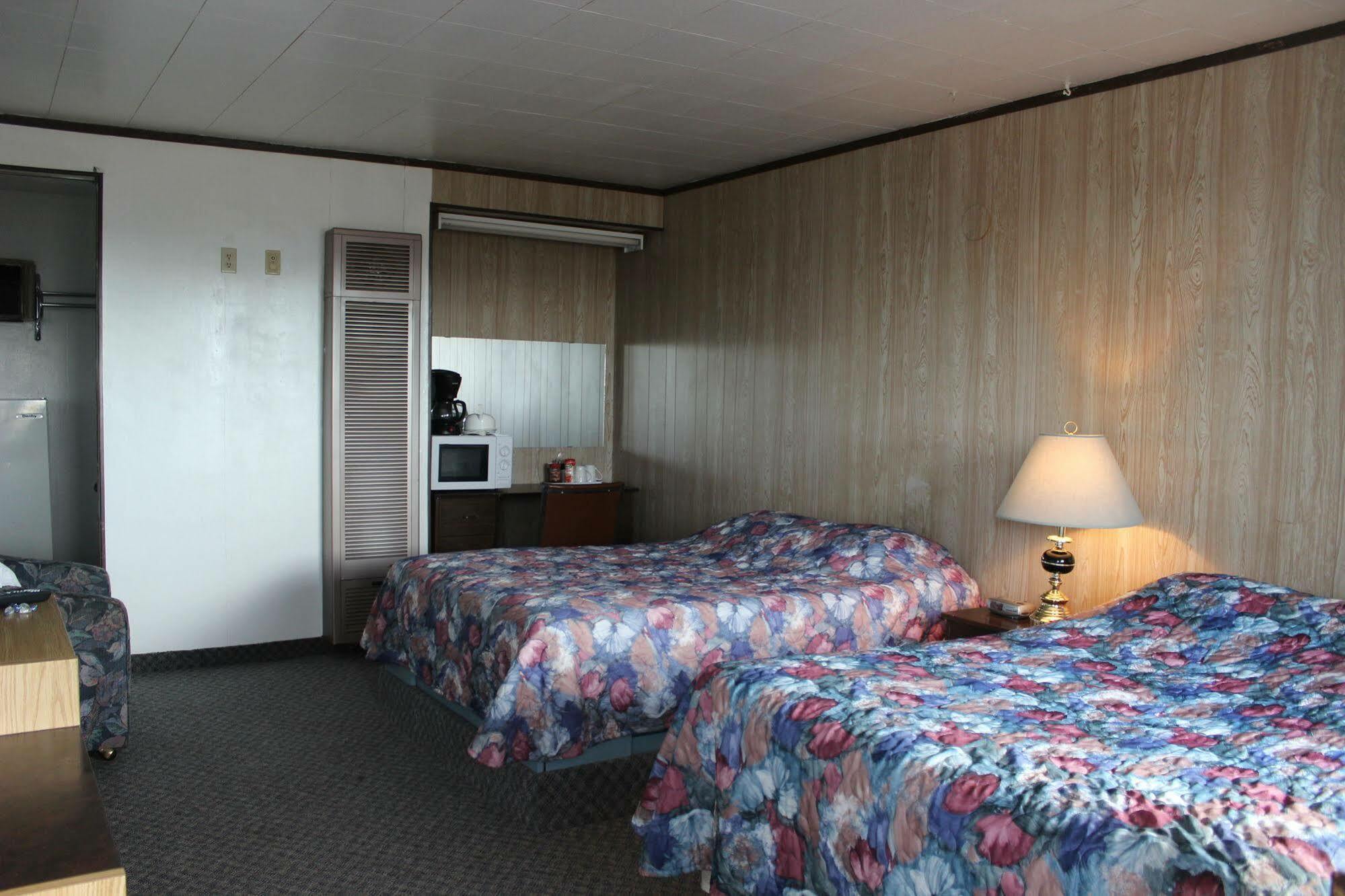 Raval Paradise Motel And Rv Park Youngstown Dış mekan fotoğraf